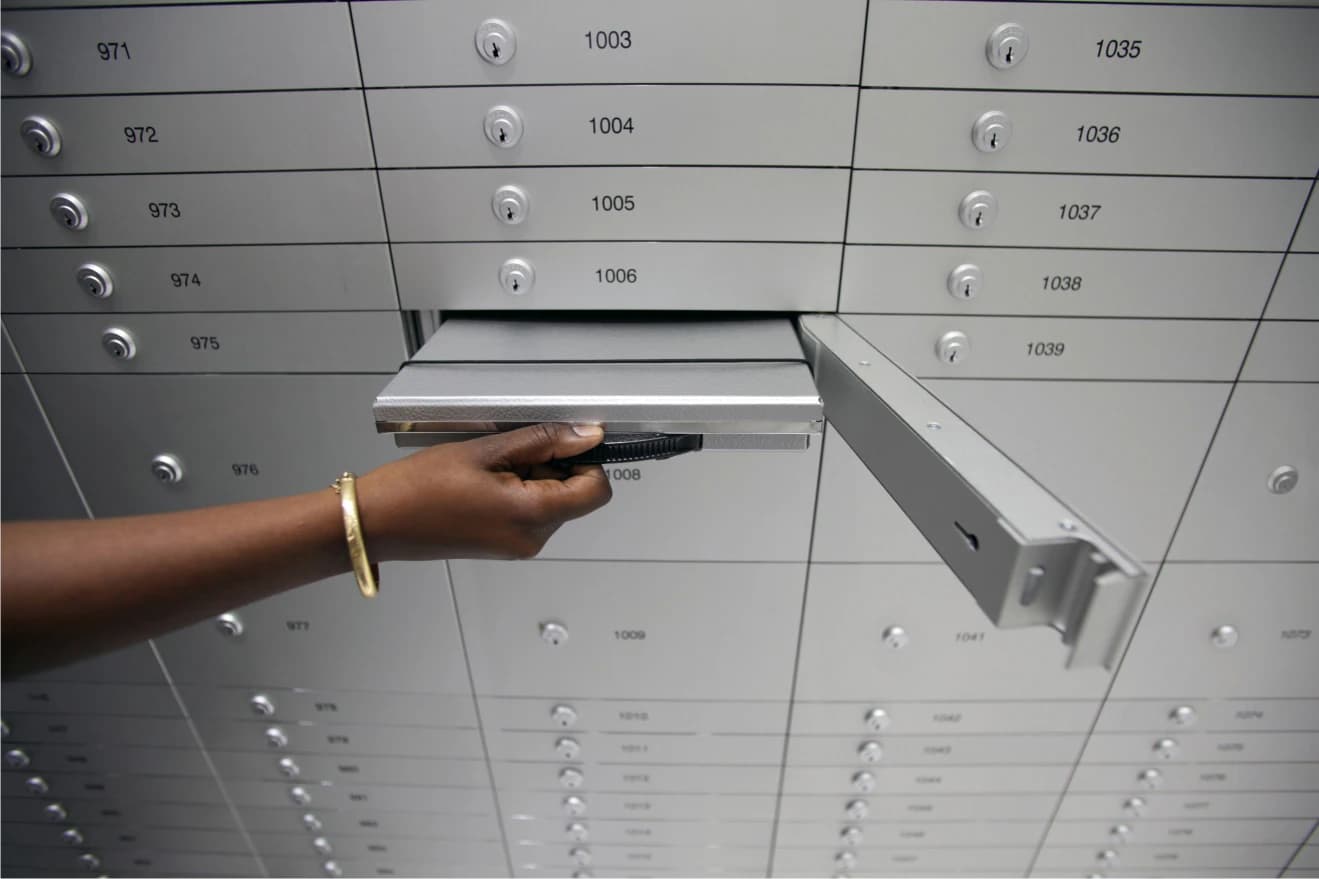 Safe deposit locker BF4 - Half width
